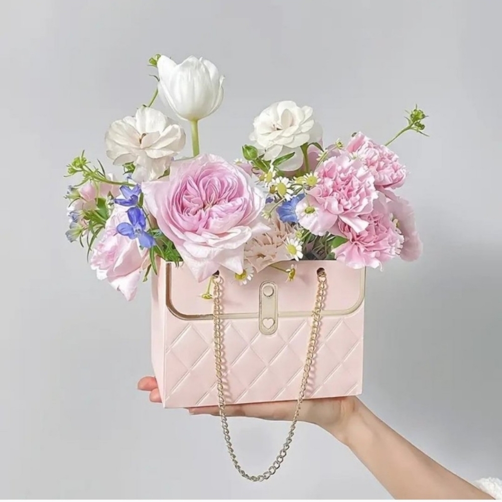 VENESSA IS LIVE:  JOIN THE FUN AND LETS SHOP COOL DEALS LIVE! - Picture 2 of 2